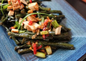 Meatless Monday Thai-spiced Snake Beans with Tofu